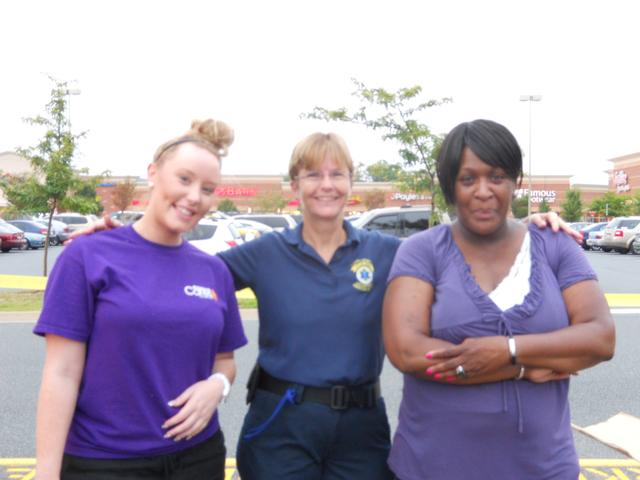 Jayne toellner with volunteers from Kohl